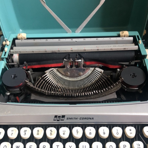 Vintage Smith-Corona Corsair Deluxe typewriter - Picture 14 of 16